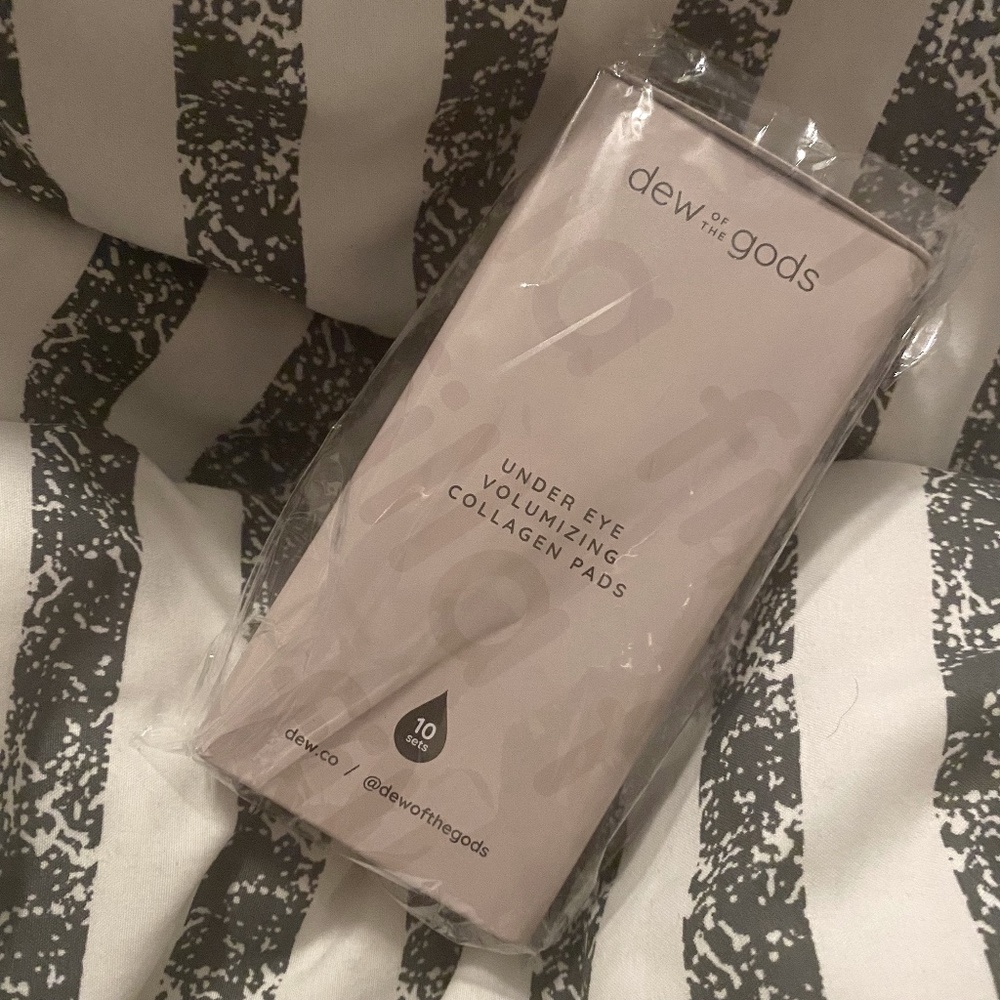 Dew of the Gods Under Eye Volumizing Collagen Pads